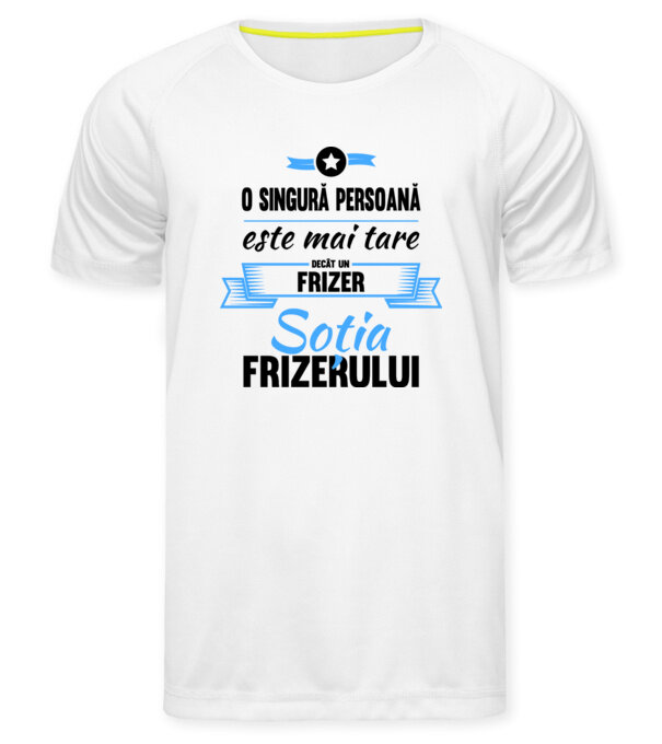  model  pe tricou