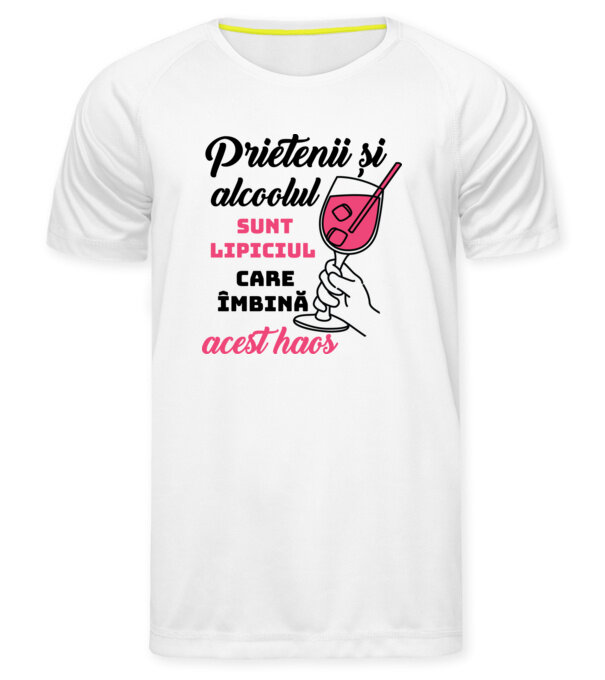  model  pe tricou