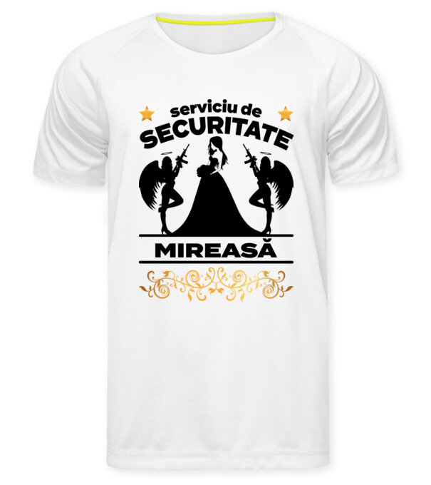  model  pe tricou