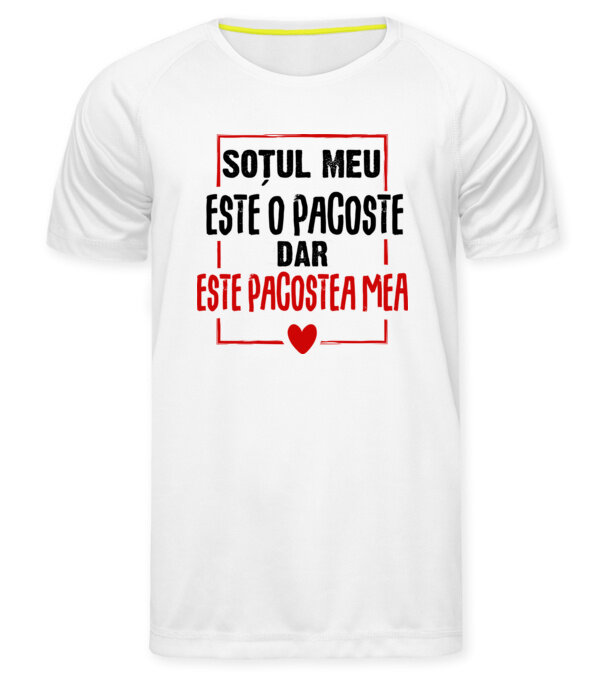  model  pe tricou