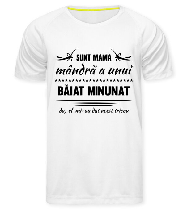 model  pe tricou