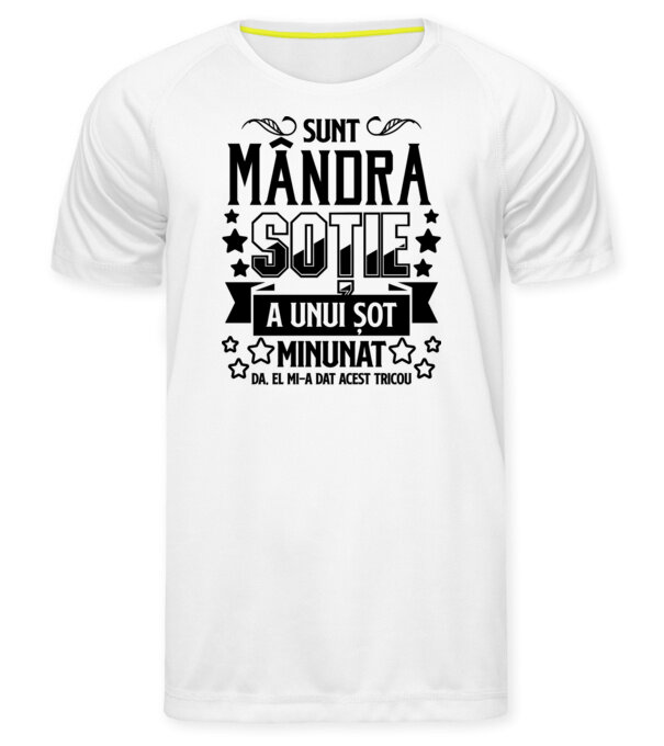  model  pe tricou