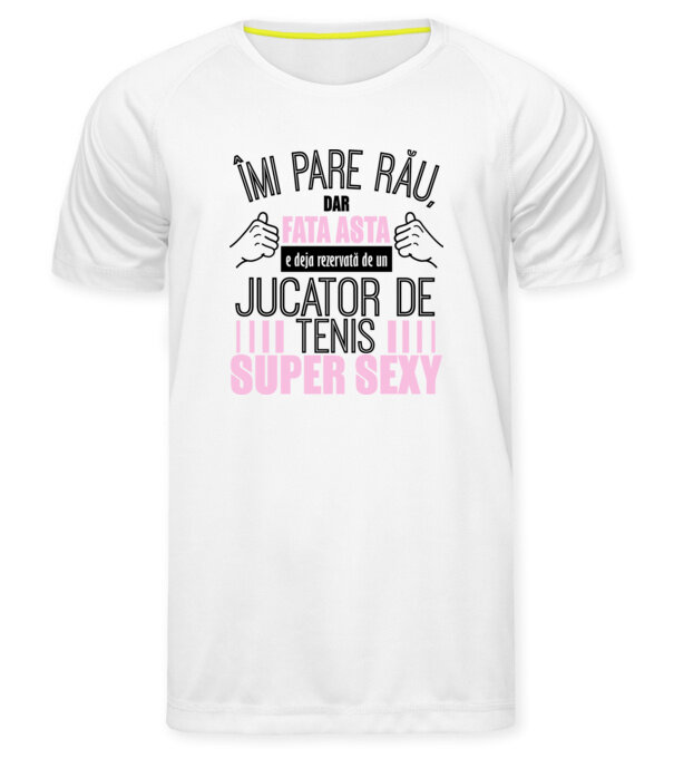  model  pe tricou