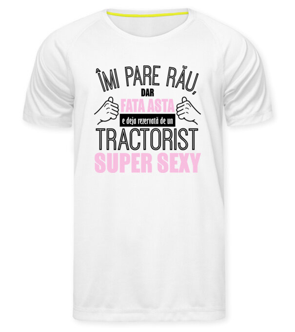  model  pe tricou