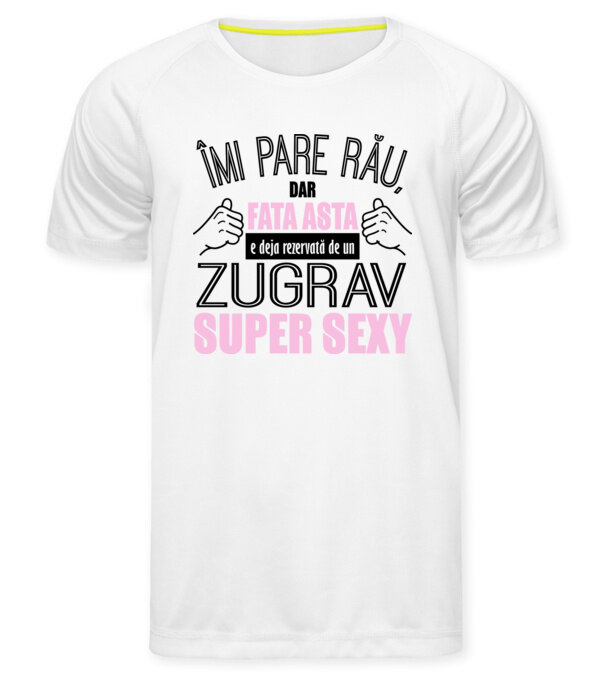  model  pe tricou