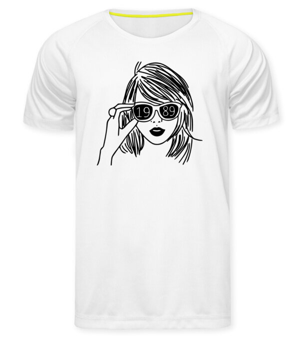  model  pe tricou
