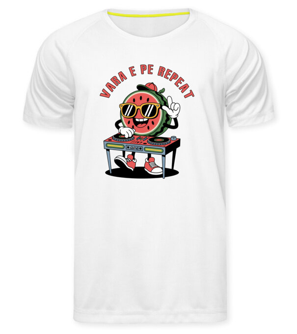 model  pe tricou