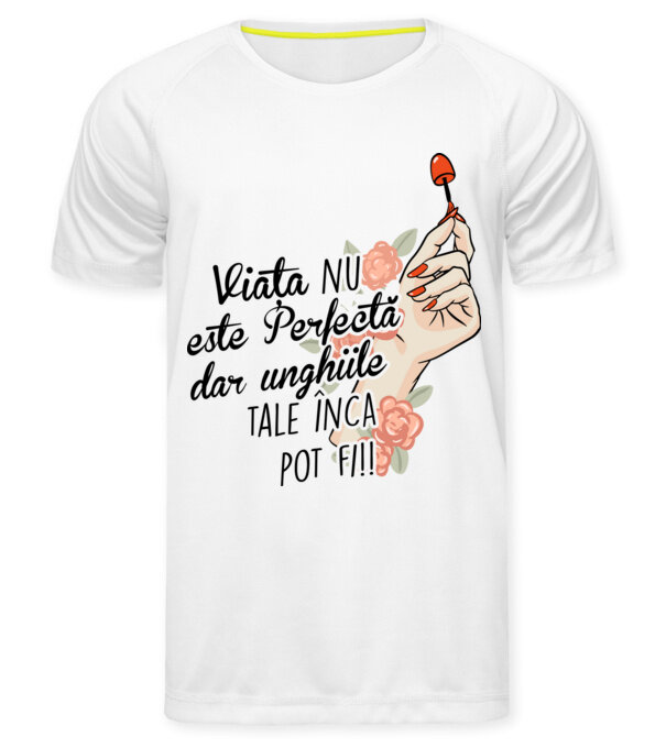  model  pe tricou