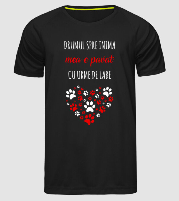 Drumul spre inima mea e pavat cu urme de labe model negru pe tricou