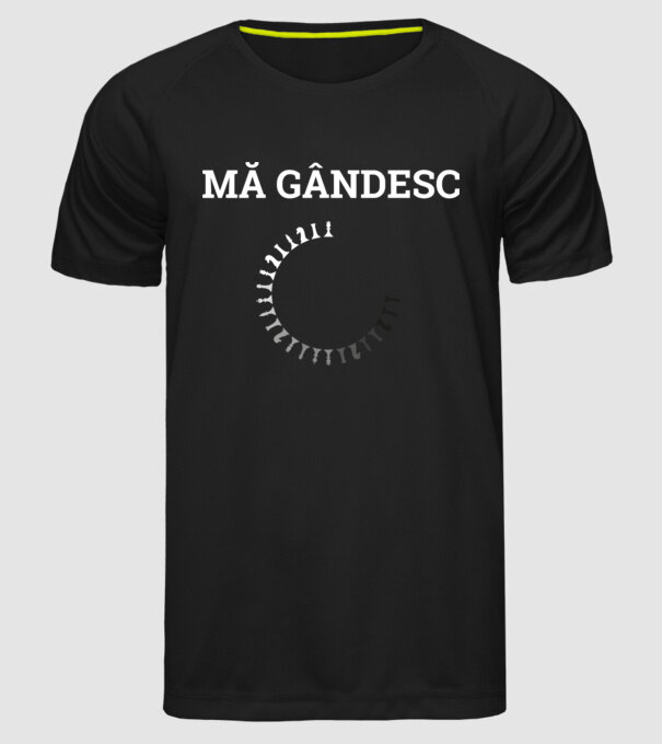 Mă gândesc model negru pe tricou