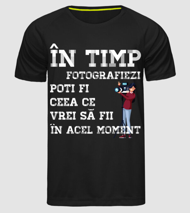 în timp ce fotografiezi poți fi ceea ce vrei să fii - în acel moment model negru pe tricou