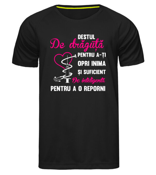  model  pe tricou