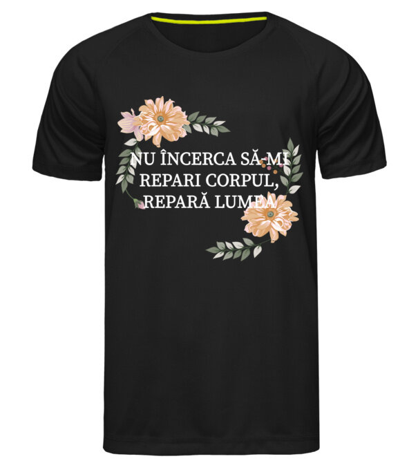  model  pe tricou