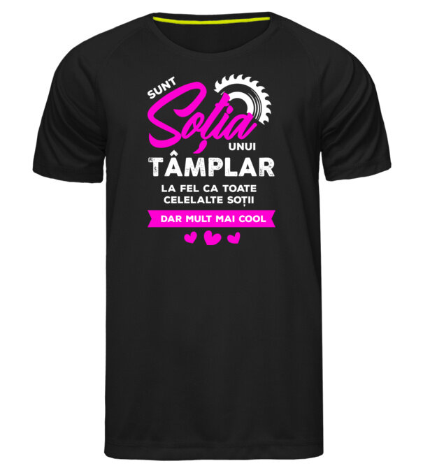  model  pe tricou