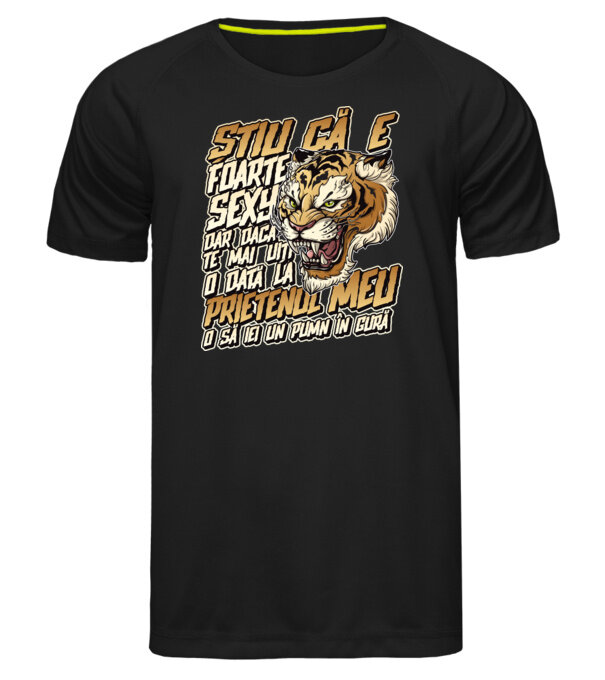  model  pe tricou