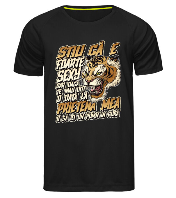  model  pe tricou