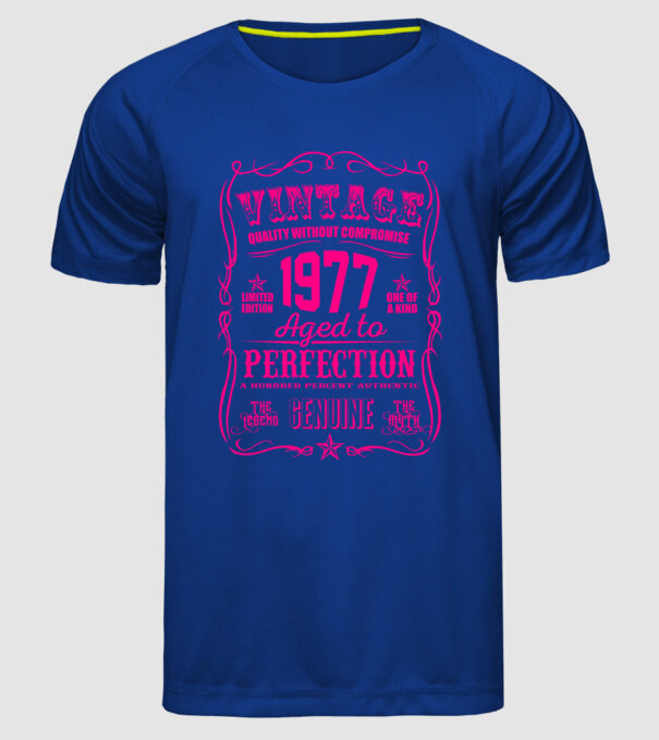 Vintage Perfection - 1977 model albastru regal pe tricou