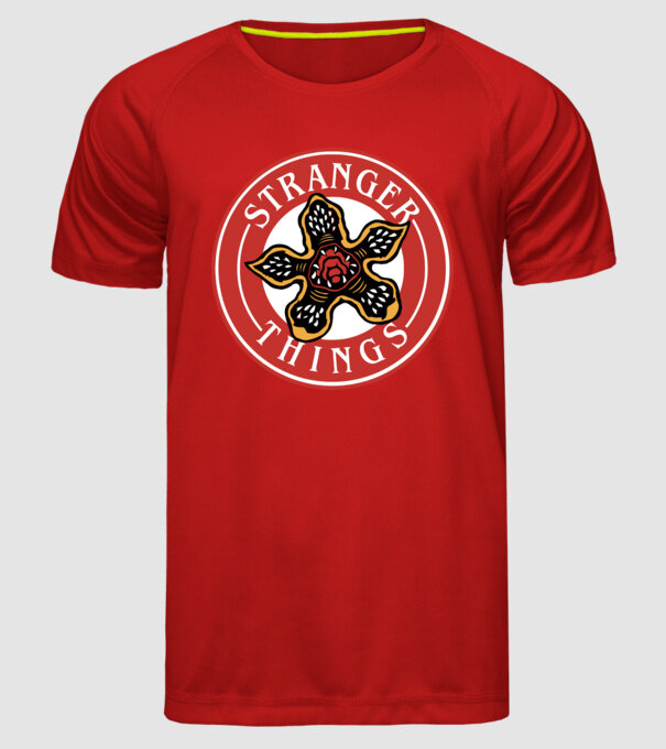 stranger things logo bucks model roșu pe tricou