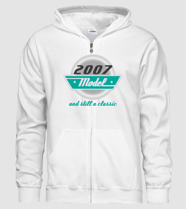 Model and still a classic - 2007 model alb pe tricou