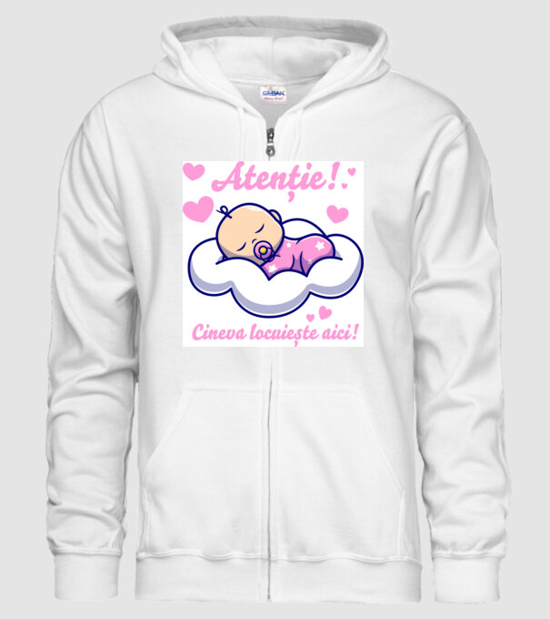 Atenție! Cineva locuiește aici! model alb pe tricou