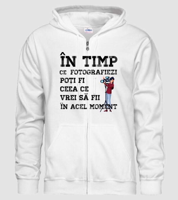 în timp ce fotografiezi poți fi ceea ce vrei să fii - în acel moment model alb pe tricou