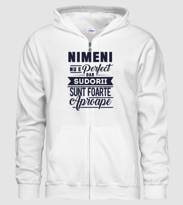 Nimeni nu e perfect, dar sudorii sunt foarte aproape model alb pe tricou