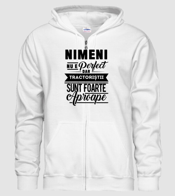 Nimeni nu e perfect, dar tractoriștii sunt foarte aproape model alb pe tricou