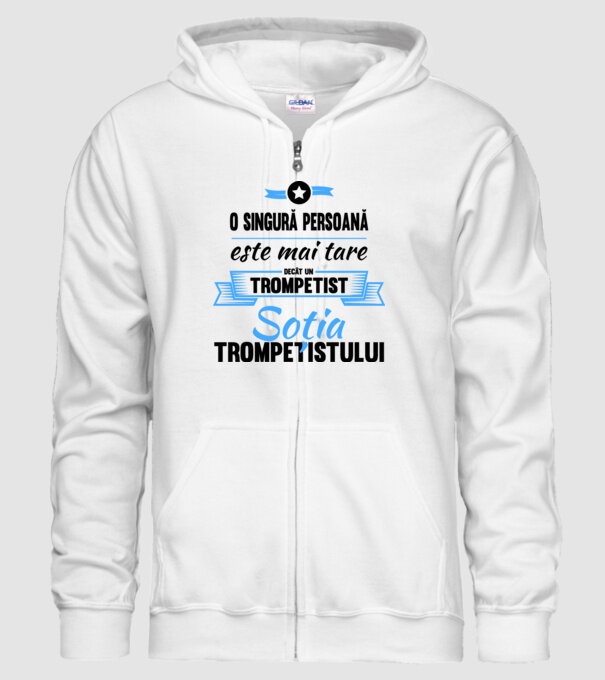 numai o persoană este mai tare decât un trompetist, soția trompetistului model alb pe tricou