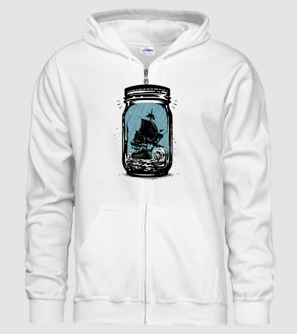 Trapped model alb pe tricou