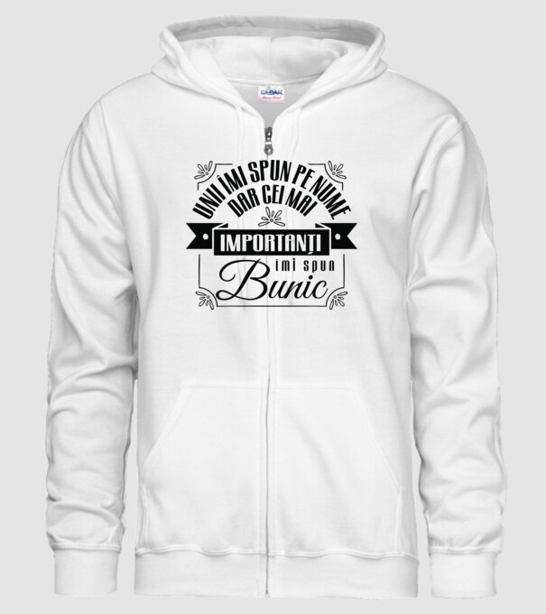 Unii îmi spun pe nume, dar cei mai importanți îmi spun bunic model alb pe tricou