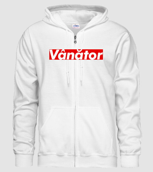 vânător model alb pe tricou