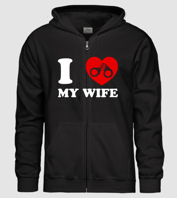 I love my wife model negru pe tricou
