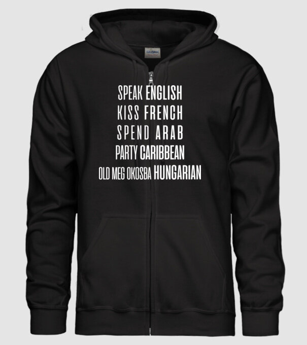 model negru pe tricou