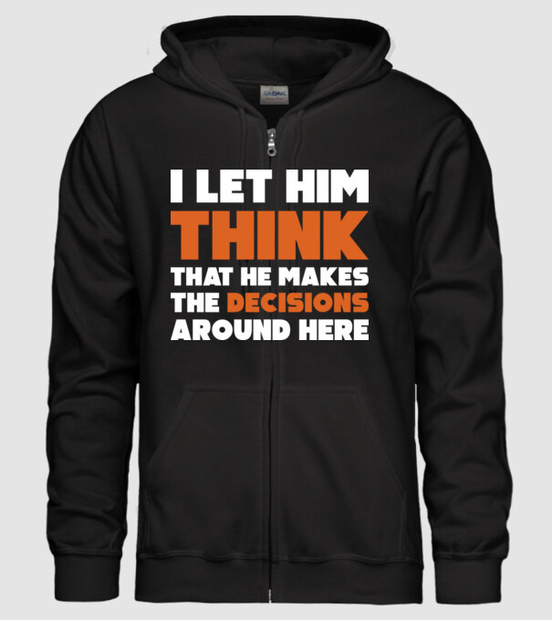 Motiv cuplu I let him think model negru pe tricou