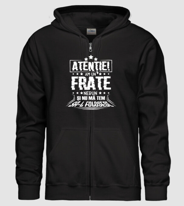 Atenție! Am un frate nebun și nu mă tem să-l folosesc. model negru pe tricou