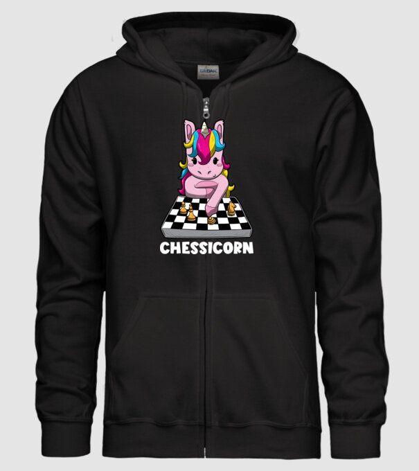 Chessicorn model negru pe tricou