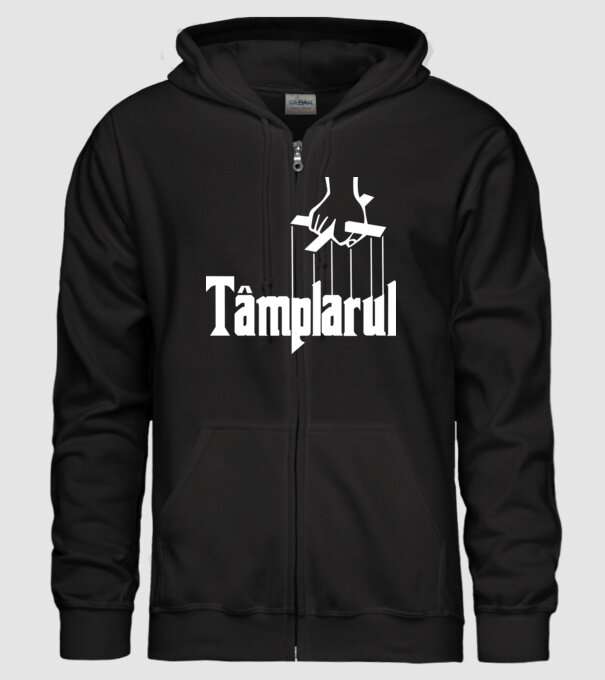 Tâmplarul model negru pe tricou