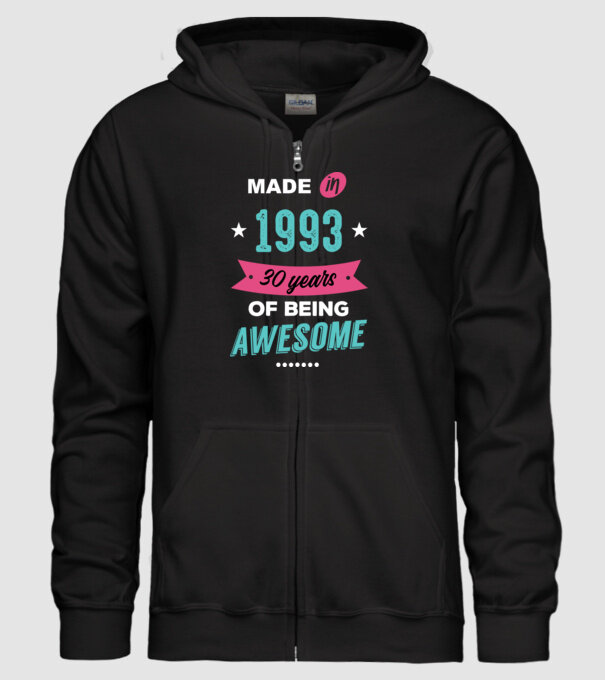 MADE IN 1993 model negru pe tricou