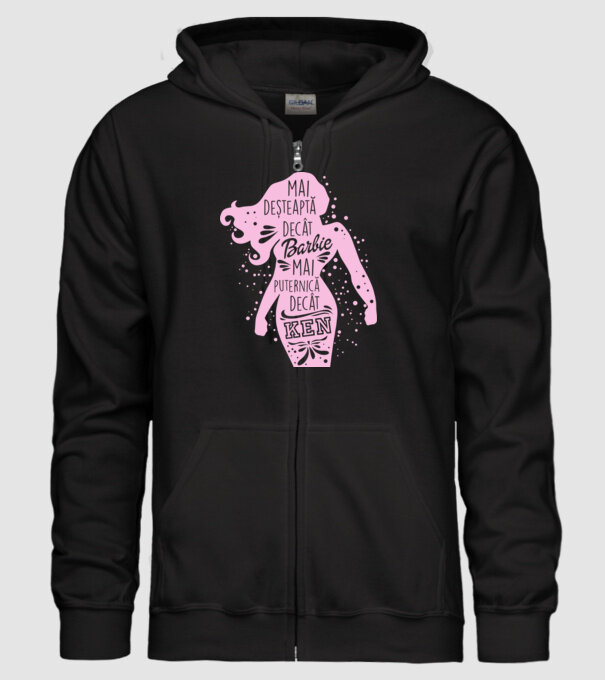 Mai deșteaptă decât Barbie, mai puternică decât Ken model negru pe tricou