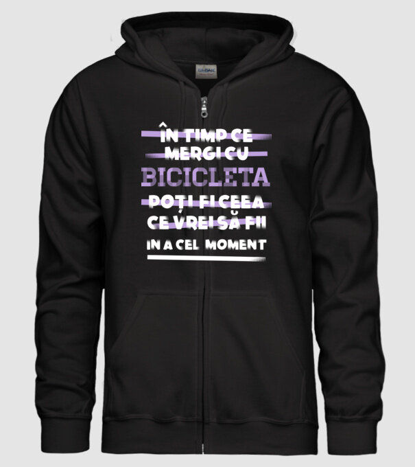 în timp ce mergi cu bicicleta poți fi ceea ce vrei să fii - în acel moment model negru pe tricou