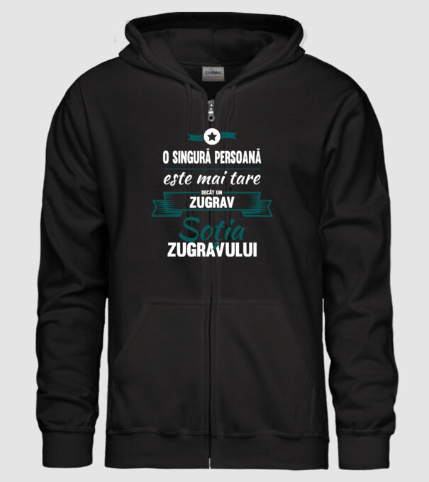 O singură persoană este mai tare decât un zugrav, soția zugravului model negru pe tricou