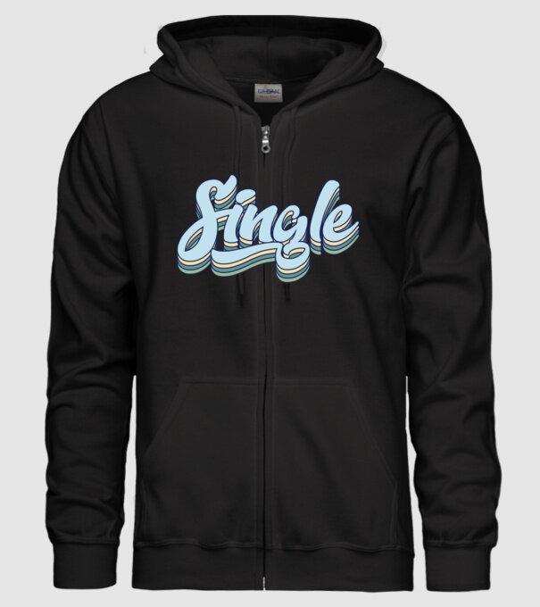 single model negru pe tricou