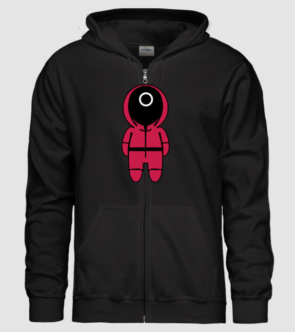 squid game figure model negru pe tricou