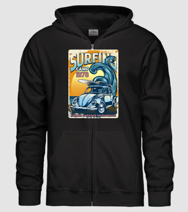 Surfer Camp model negru pe tricou