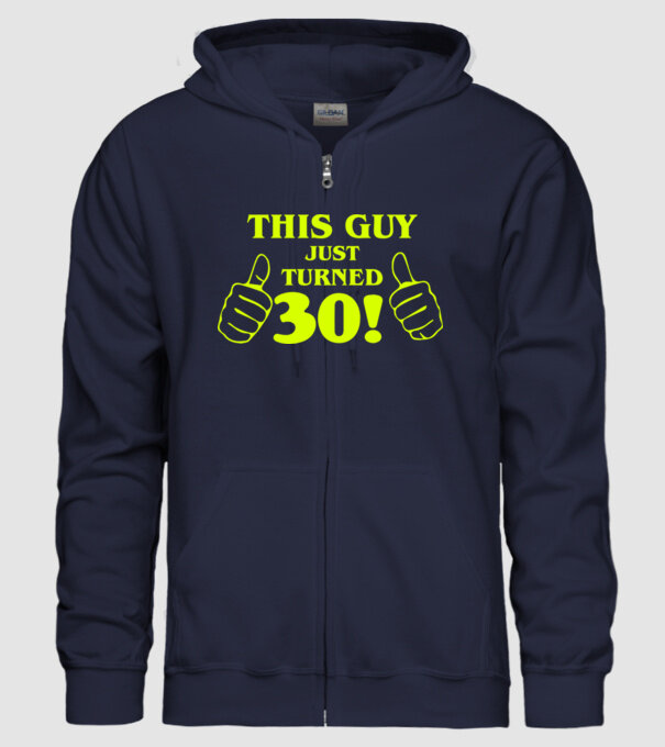 This guy just turned - 30 model albastru închis pe tricou