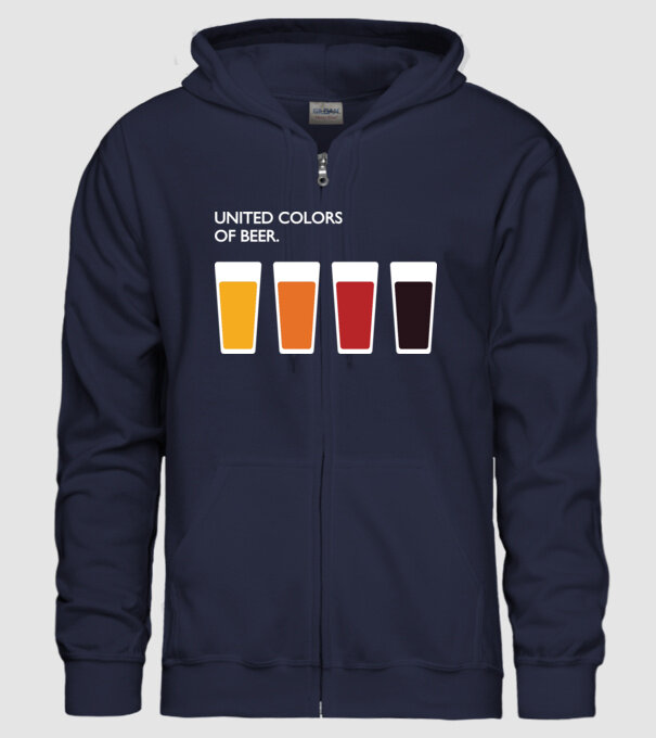 United Colors model albastru închis pe tricou