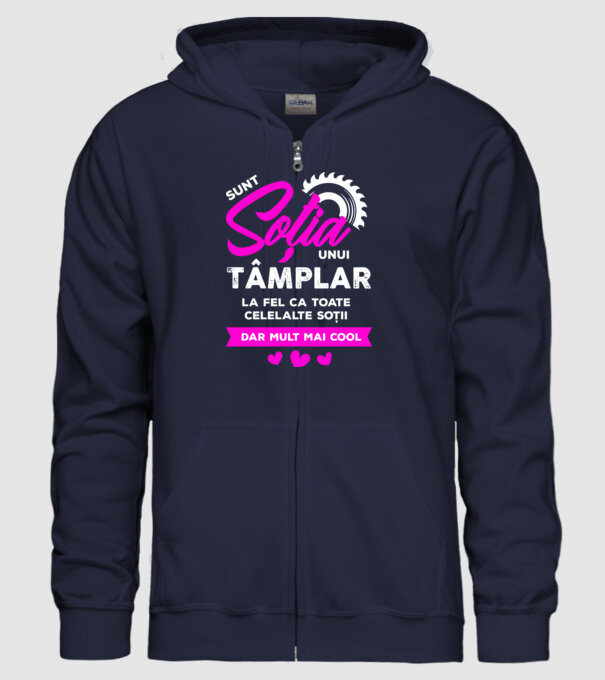 sunt soția unui tâmplar, la fel ca toate celelalte soții, dar mult mai cool  model albastru închis pe tricou