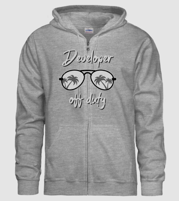 Developer off duty model gri pe tricou