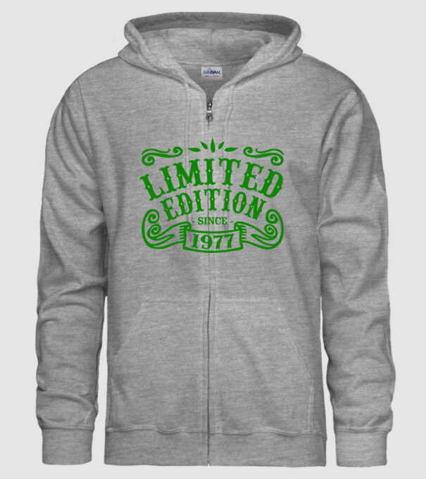 Limited edition 1977 model gri pe tricou