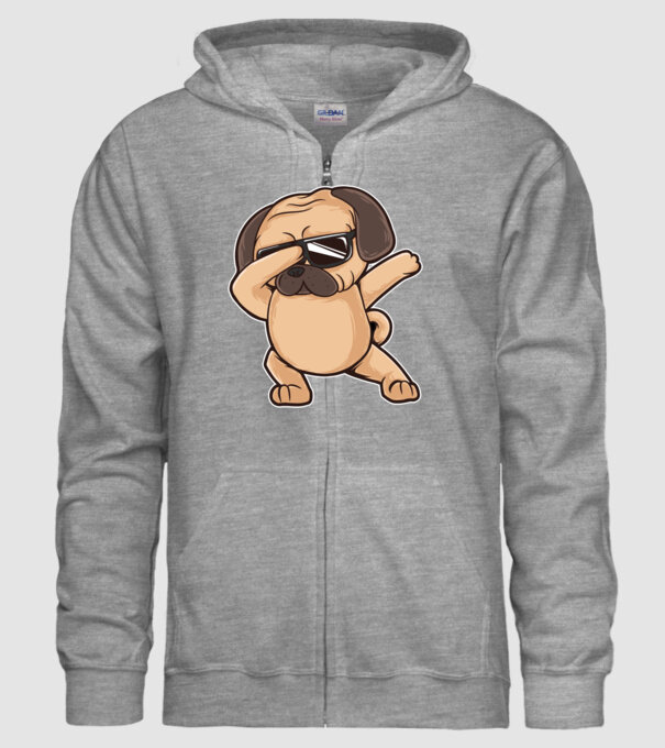 Mops DAB model gri pe tricou